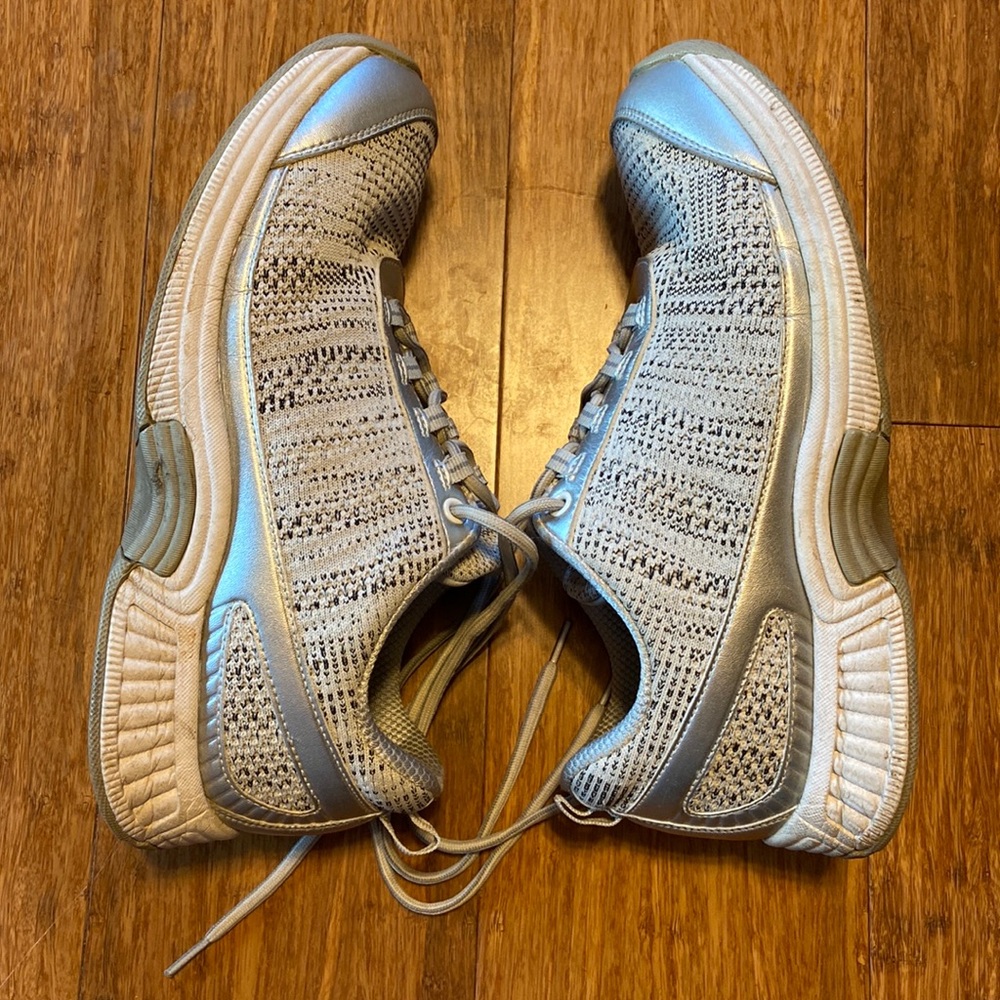 Orthofeet size 10B sneakers